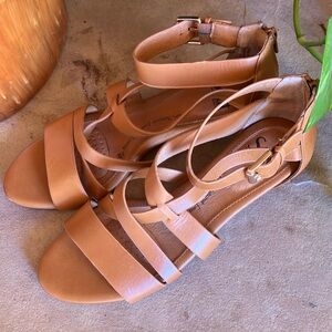 Sofft brown leather gladiator wedge comfort sandals size 8. Like new